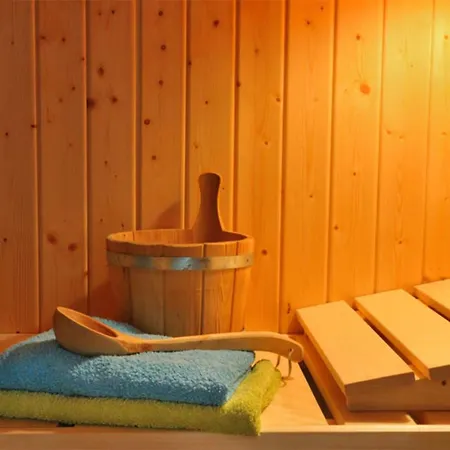 Beaside Wellness-chalet Fuer 10 Personen Großenbrode